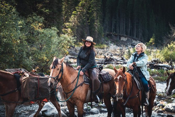 2-Day Banff Sundance Overnight Backcountry Lodge Trip by Horseback